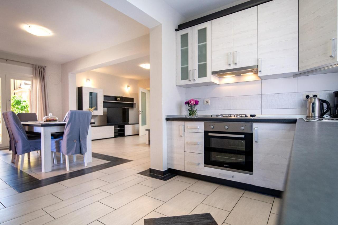 Mistral Apartments Lopar Luaran gambar