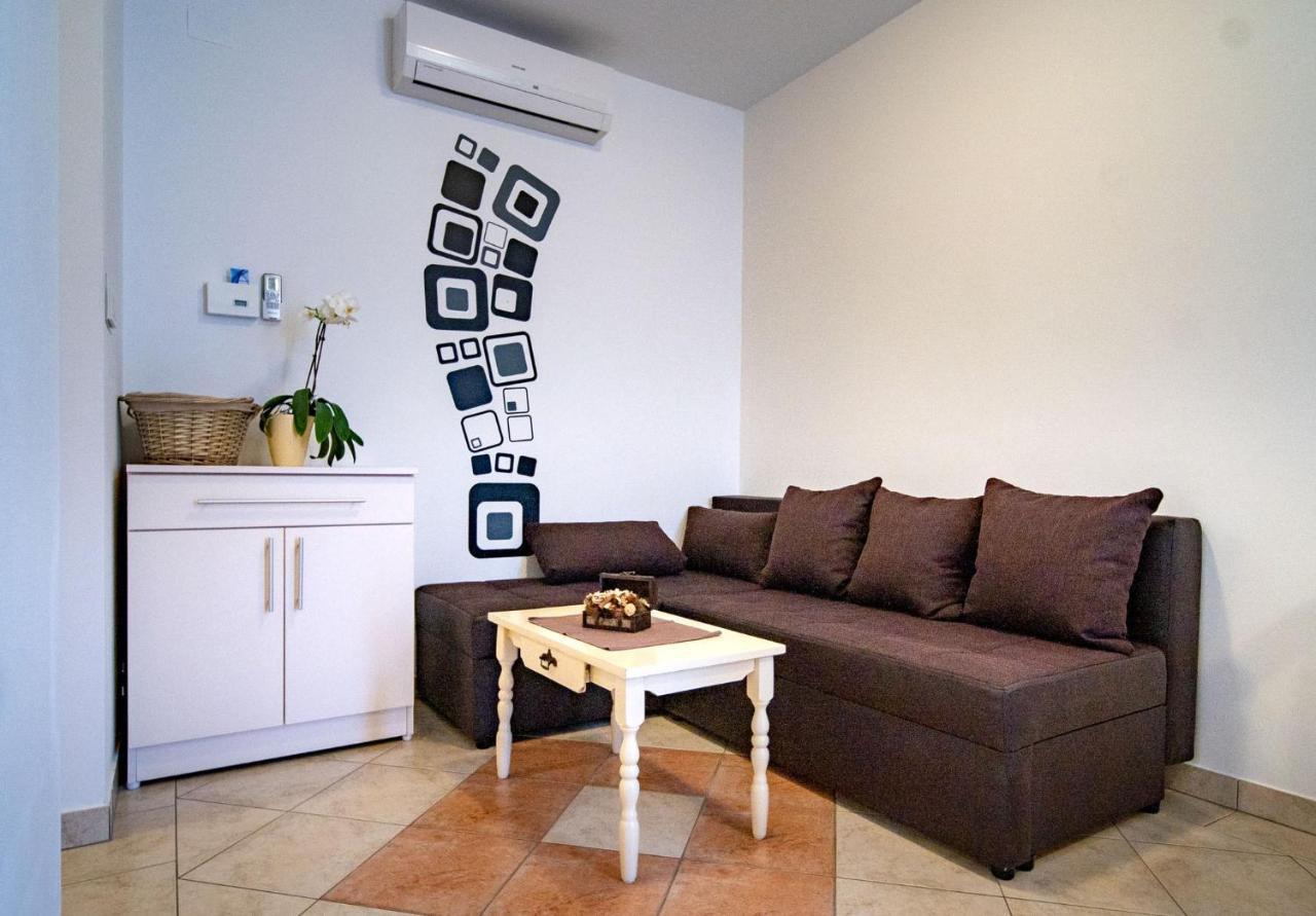 Mistral Apartments Lopar Luaran gambar