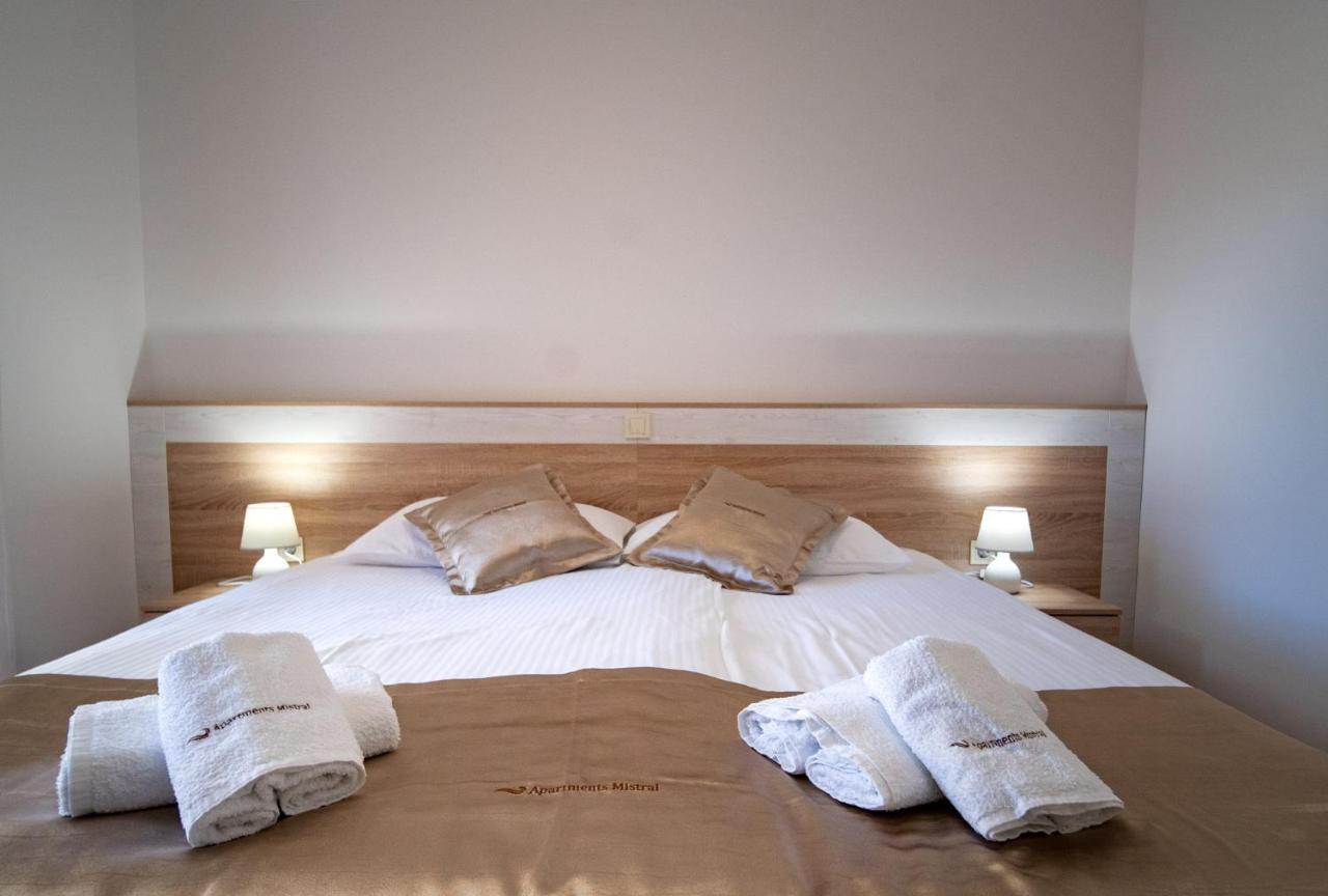 Mistral Apartments Lopar Luaran gambar